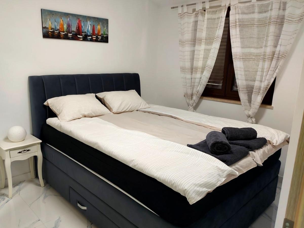 Apartman S Dvije Spavace Sobe Poreč Eksteriør billede