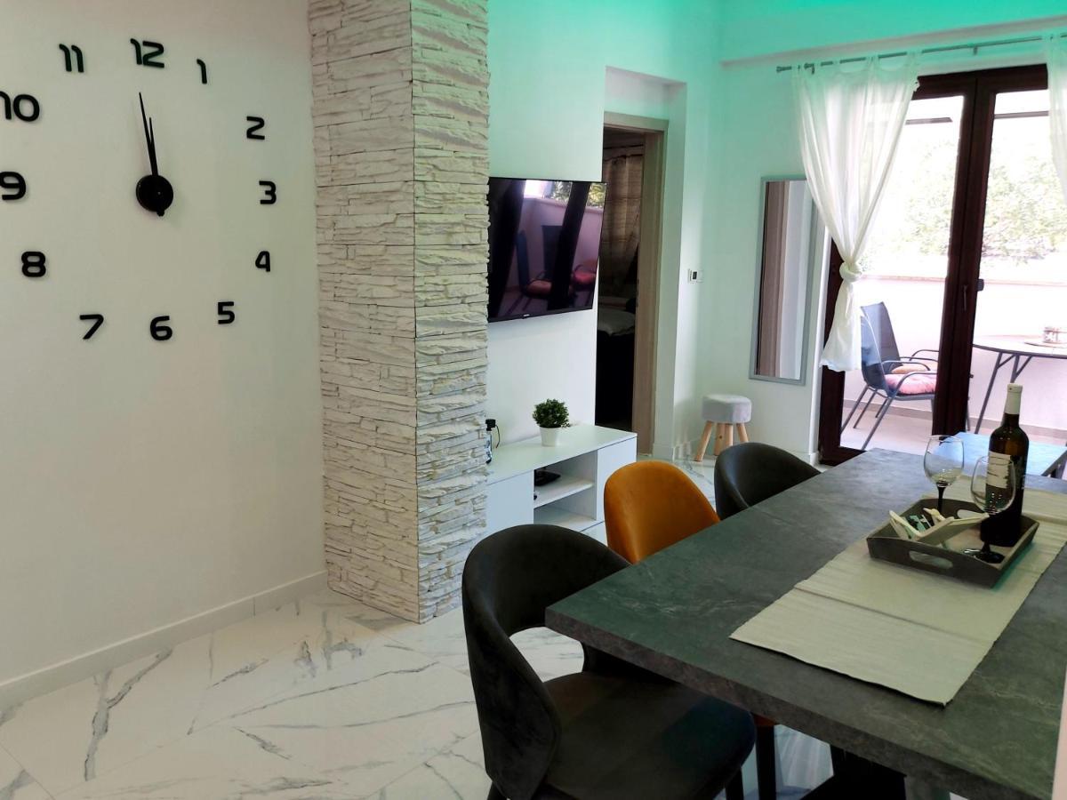 Apartman S Dvije Spavace Sobe Poreč Eksteriør billede