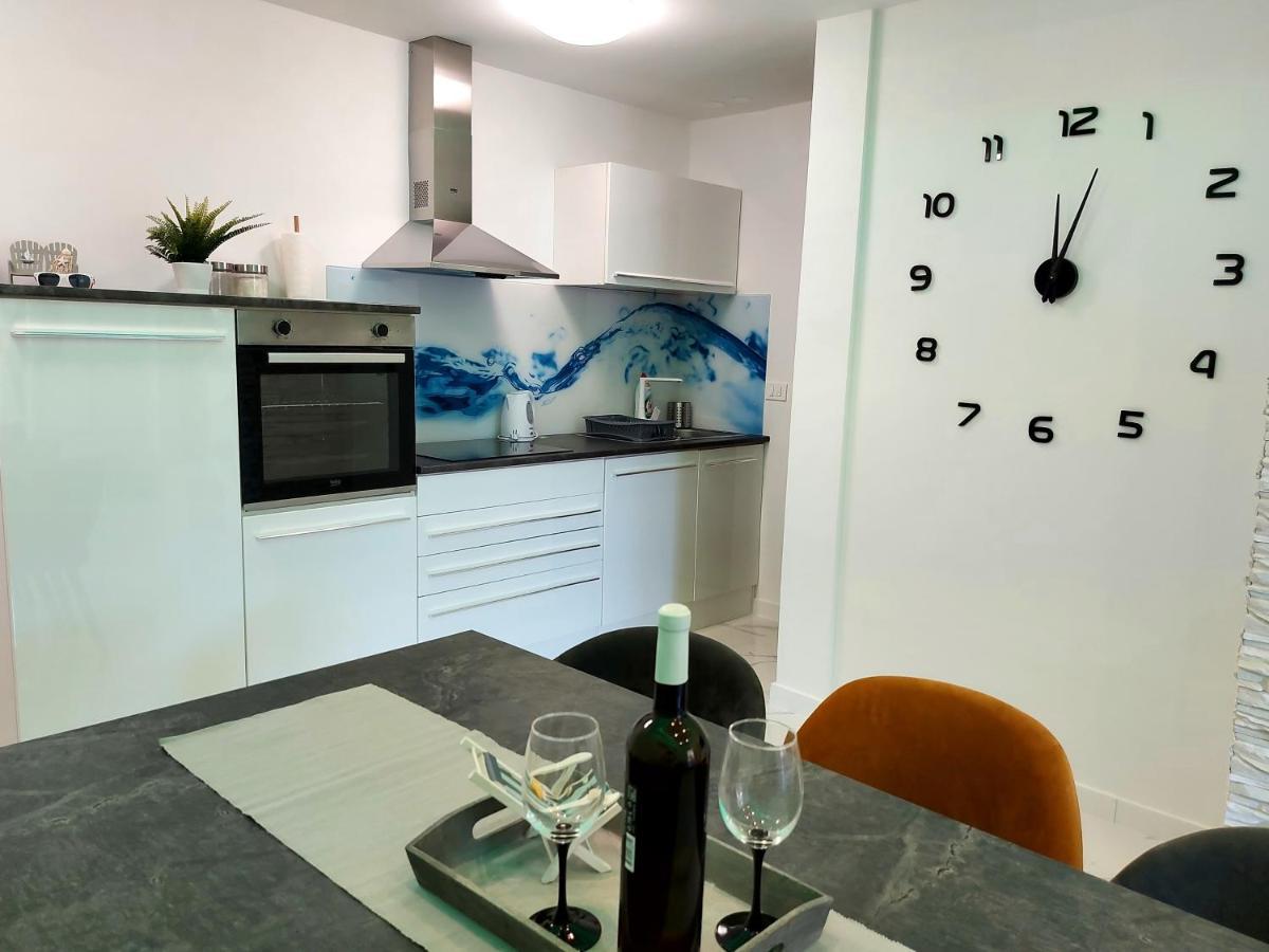 Apartman S Dvije Spavace Sobe Poreč Eksteriør billede
